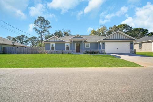 Nice 4 Bedroom home 15 mins from the beach — 4-Star Luxury Hotel in Navarre, United States