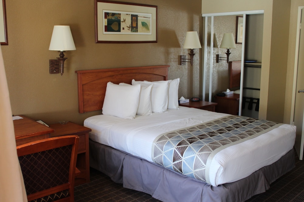Cajon Pass Inn - photo 14