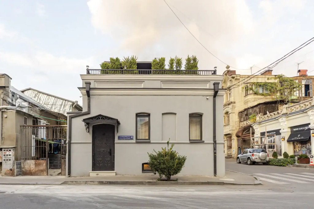 Luxury Home in Old Tbilisi with Terrace — 4-Star Luxury Hotel in Tbilisi, Georgia