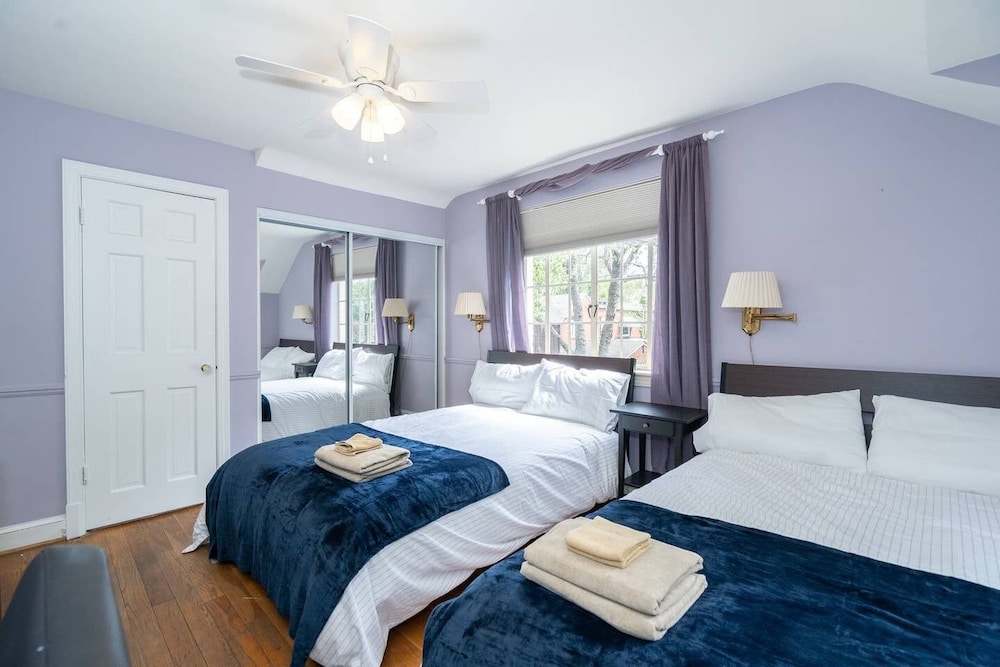 Spacious 4BR CozySuites in Old Town Alexandria - photo 2