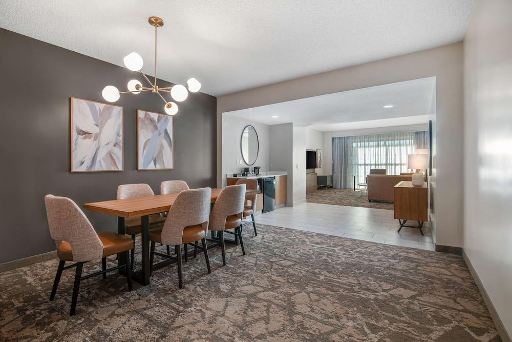 Embassy Suites by Hilton Albuquerque - photo 25