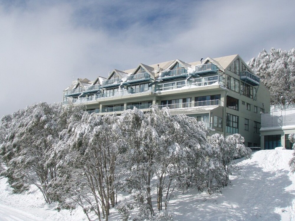 Falls Creek Country Club — 4-Star Luxury Hotel in Falls Creek, Australia