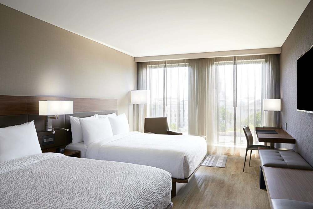 AC Hotel by Marriott Madison Downtown - photo 21