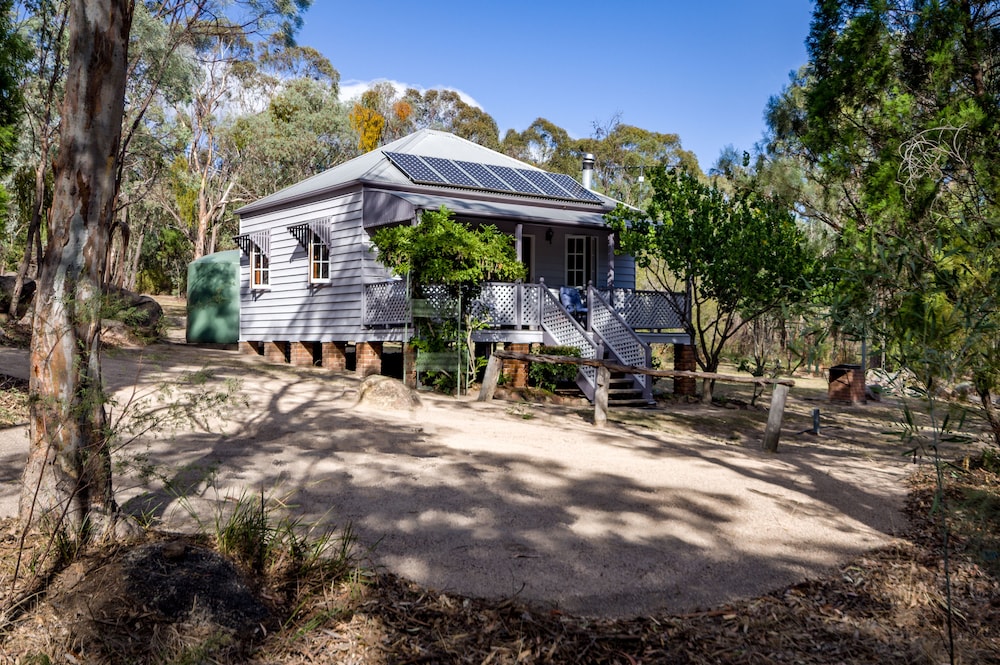 Cypress Ridge Cottages — hotel in Stanthorpe