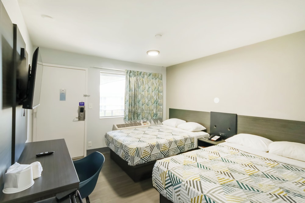 Motel6 Topeka KS Northwest - photo 25
