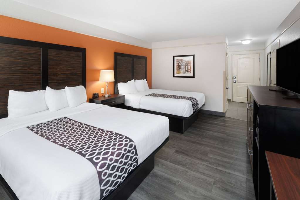 La Quinta Inn & Suites by Wyndham Prattville - photo 34