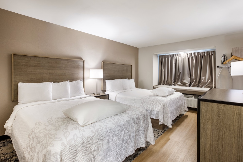 Red Roof Inn PLUS & Suites Savannah I 95 - photo 14