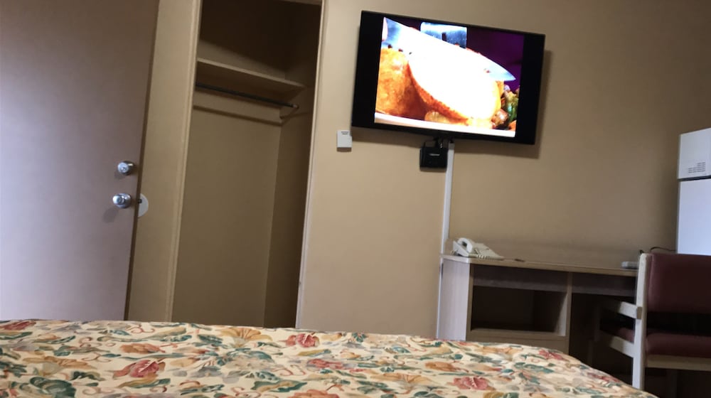 El Rey Motel - photo 16