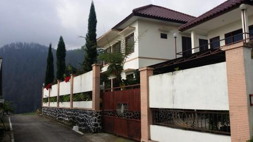 Villa Kusuma Tawangmangu — 4-Star Luxury Hotel in Karanganyar, Indonesia