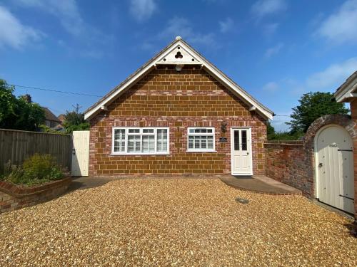 School Cottage Shernborne Sandringham Estate — 4-Star Luxury Hotel in King's Lynn, United Kingdom