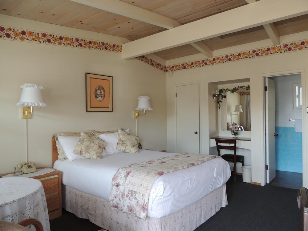 Sundown Inn - photo 21