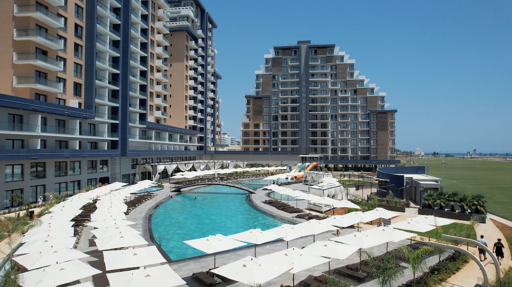 Riverside Life Residences — Trikomo