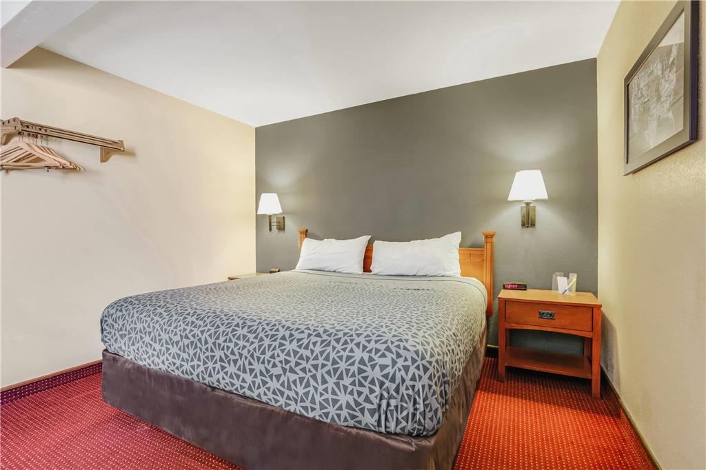 Econo Lodge Junction City I 70 Near Fort Riley - photo 31
