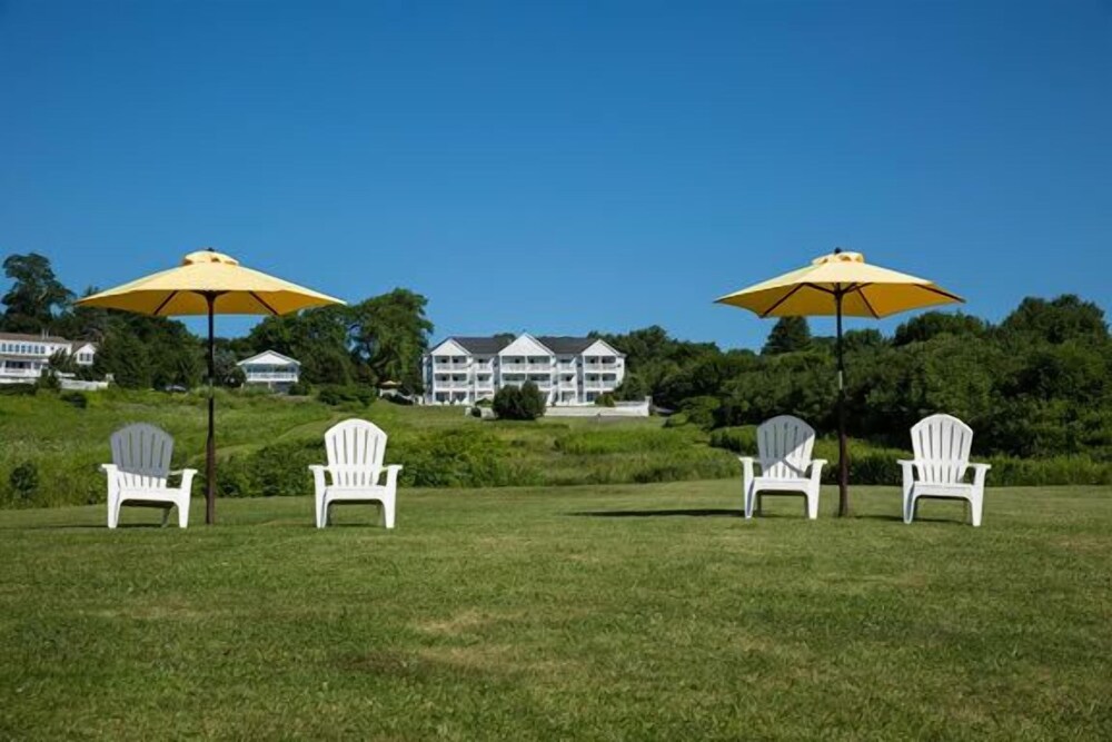 Strawberry Hill Seaside Inn - photo 22