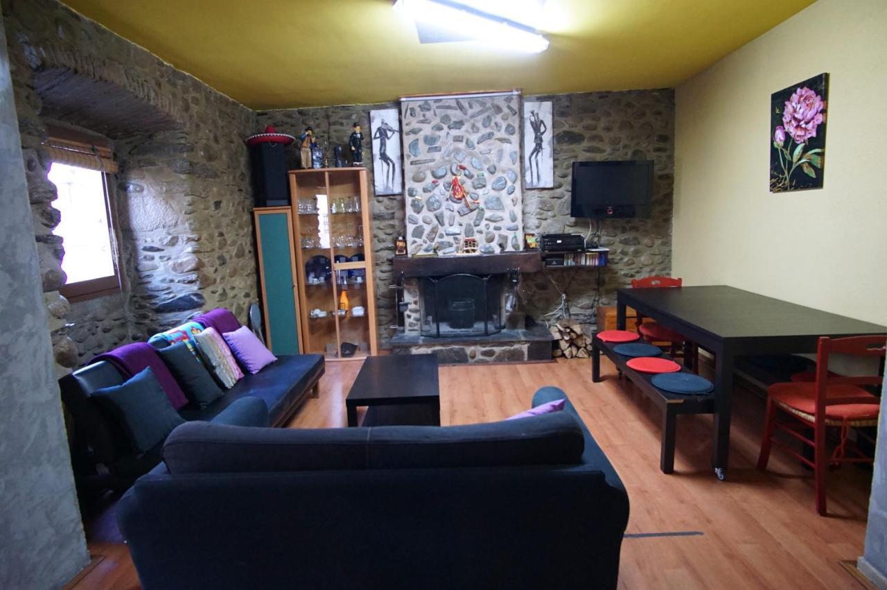 Apto Cerca de Puigcerda Con Chimenea — hotel in La Guingueta D'ix