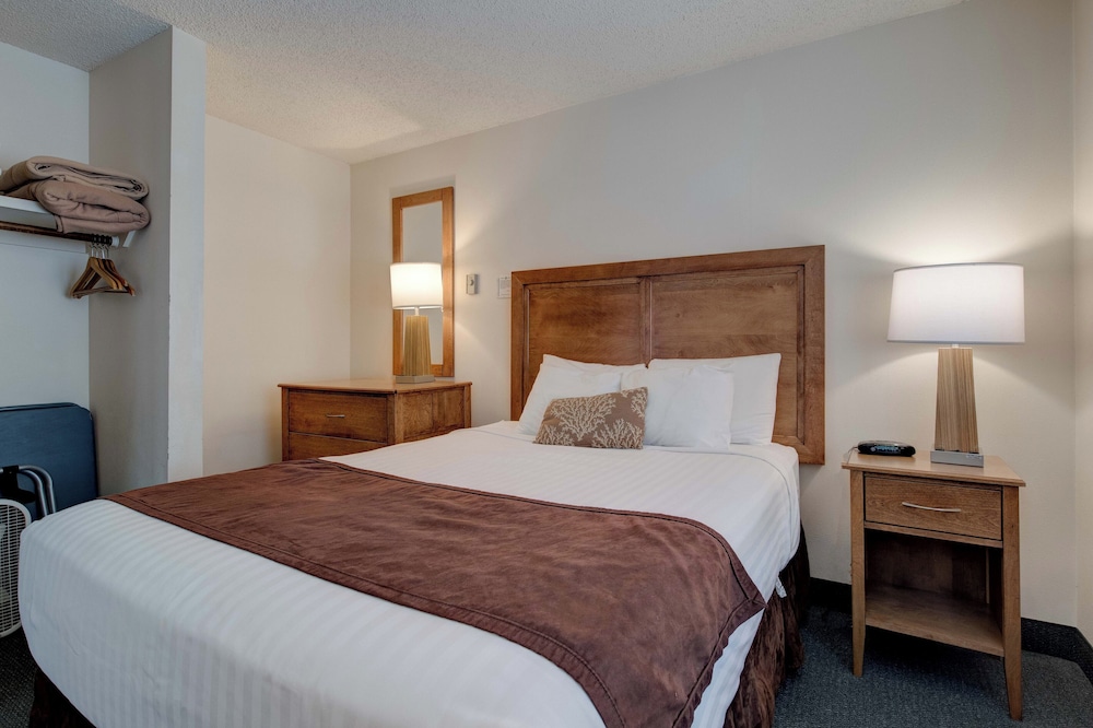 Ester Lee Oceanview Inn - photo 16