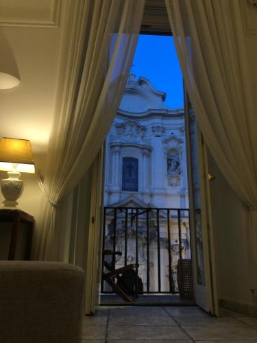 New Bellissimo Palazzofranchi Pantheon — 4-Star Luxury Hotel in Rome, Italy