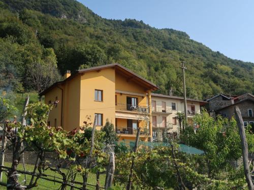 Apartment Gialla by Interhome — 4-Star Luxury Hotel in Gravedona-San Gregorio, Italy
