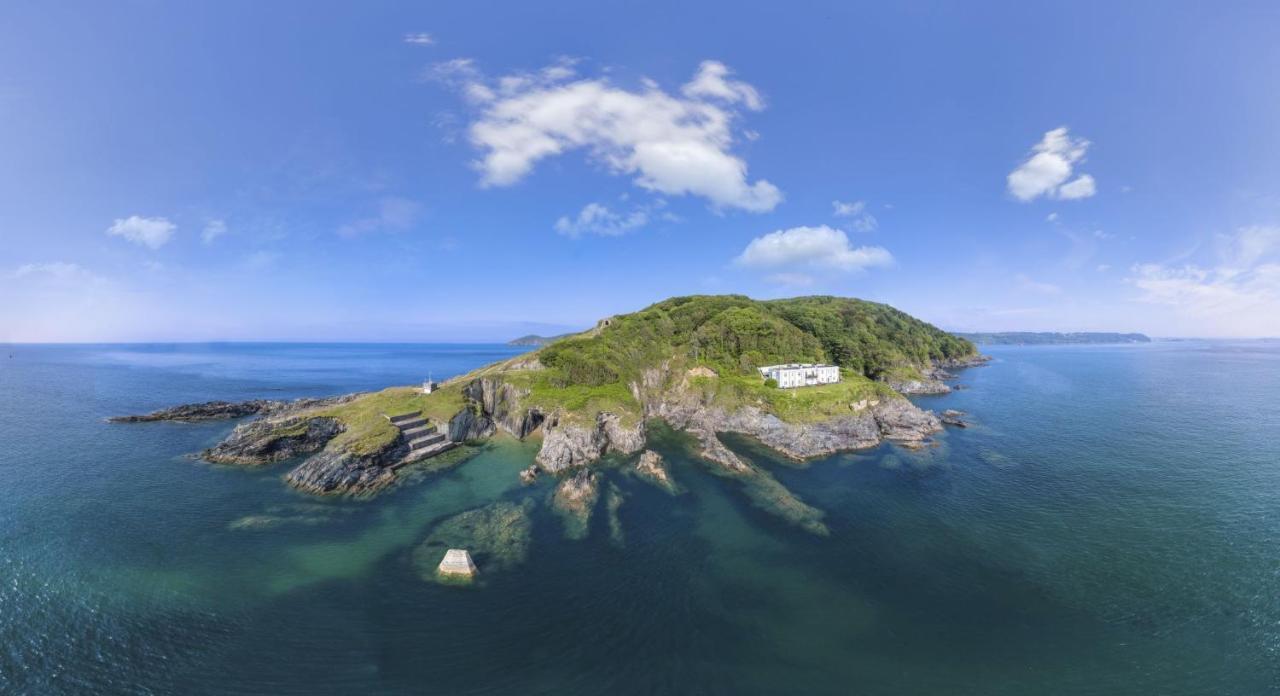 1 The Old Signal House Penlee Point Amazing views Woodburner Wi Fi — 4-Star Luxury Hotel in Torpoint, United Kingdom
