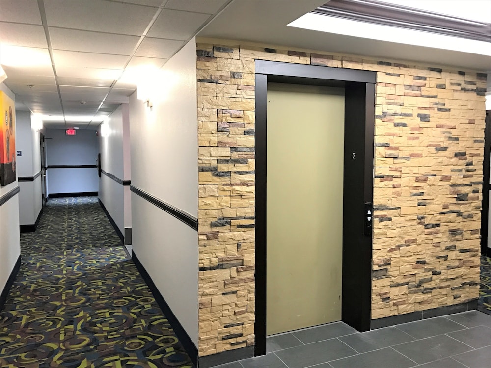 Blue Bay Inn & Suites - photo 75