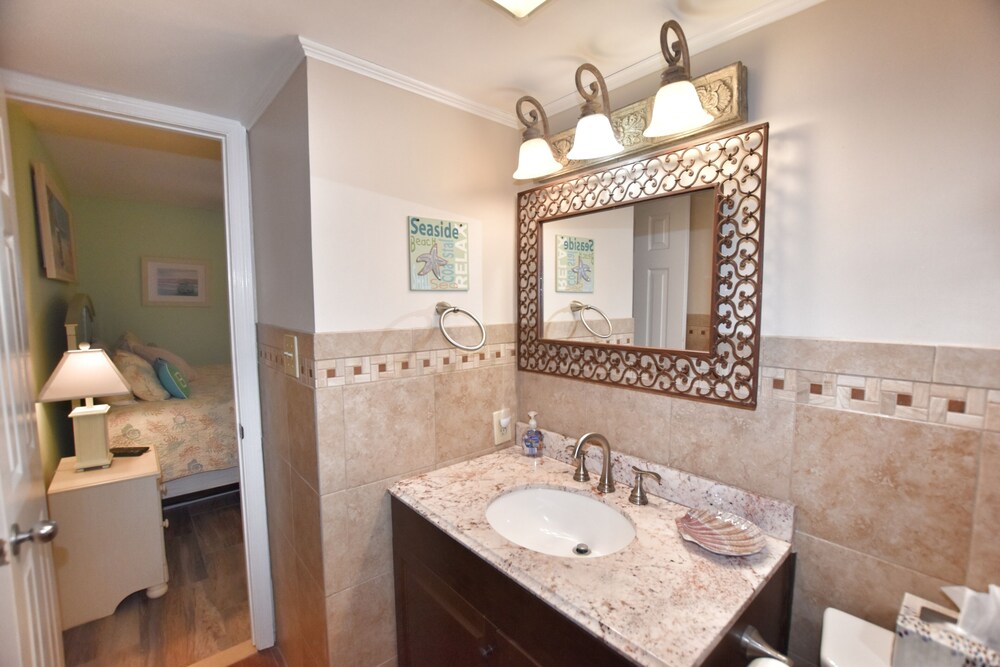 1410 Waters Edge Resort 1 Bedroom Condo by RedAwning - photo 15