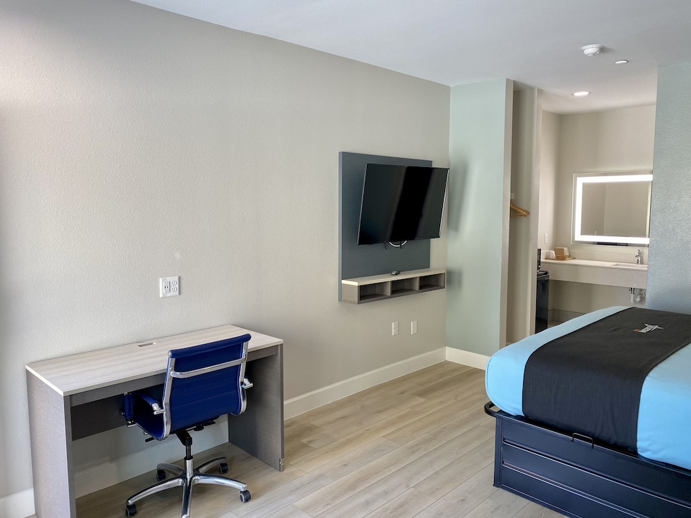 Bluestar Inn - photo 11