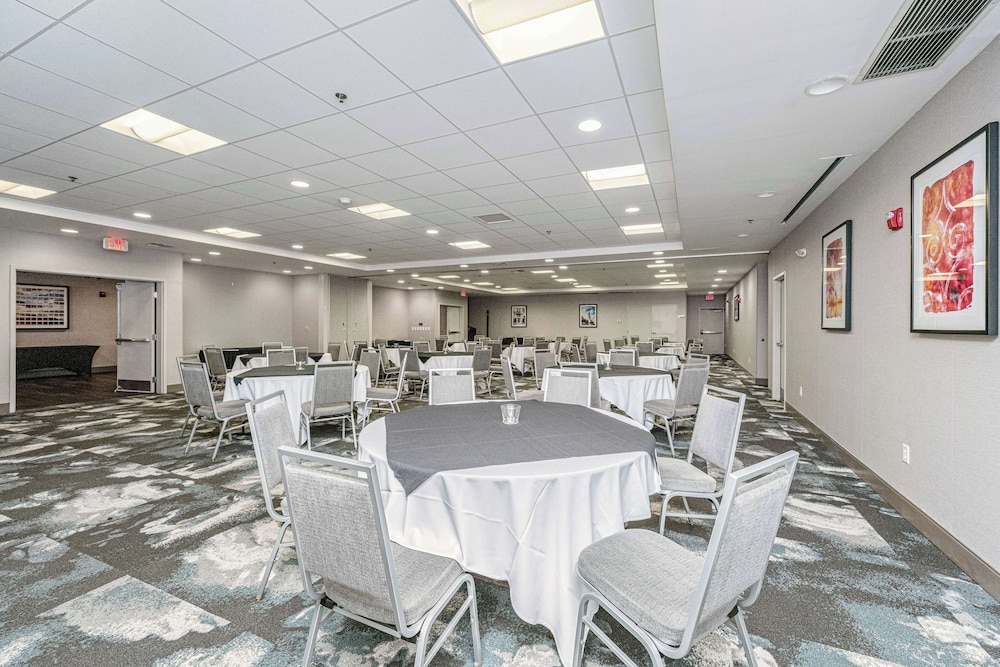 Hilton Garden Inn Charleston Airport - photo 47