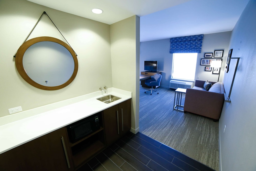 Hampton Inn & Suites Forest City - photo 21