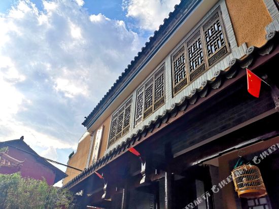 Three rooms lnn in Chengjiang, People's Republic of China