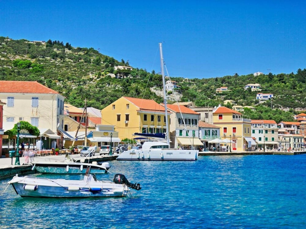 Villa Thea Antonis — 4-Star Luxury Hotel in Gaios, Greece