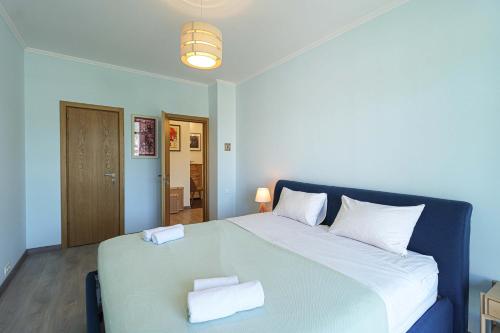 Central and Comfy Tbilisi 1BR Apartment by Wehost