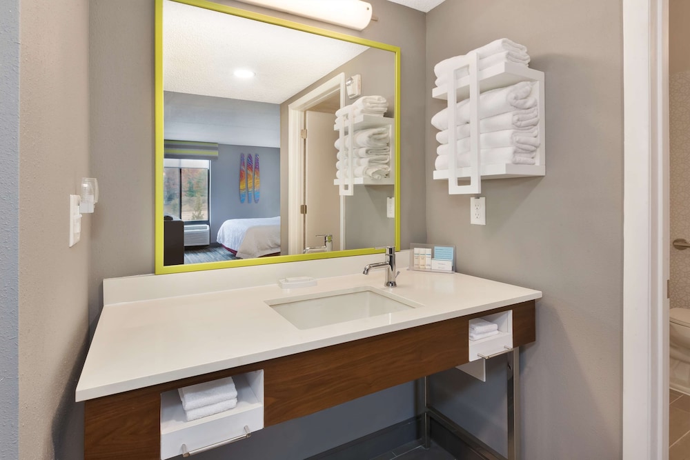Hampton Inn Traverse City - photo 34