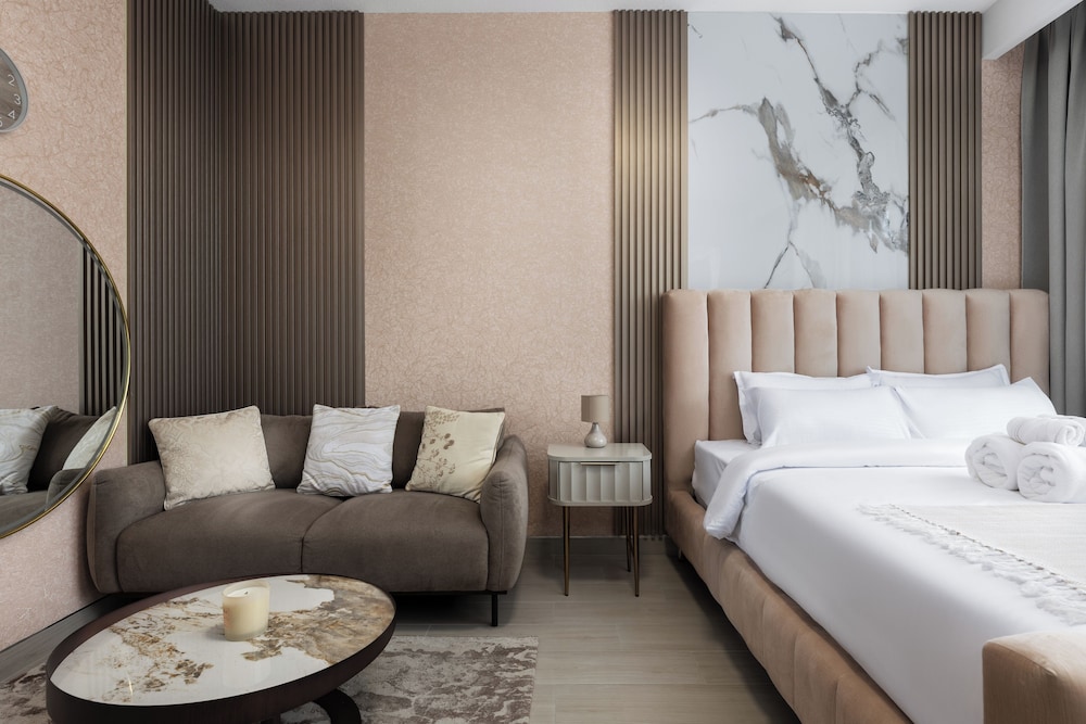 Waves Refined Studio with Balcony & City Views in Luma21 — Dubai — photo 5
