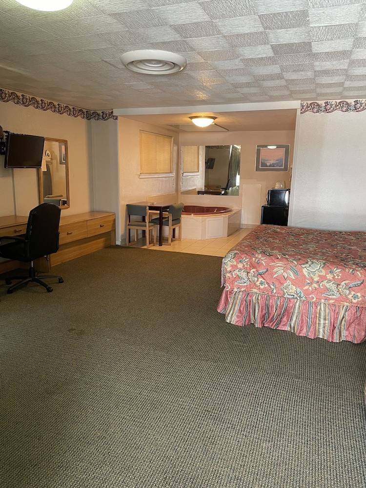 American Motor Inn - photo 17