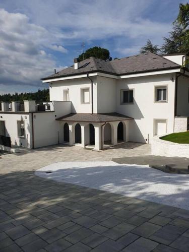 Il Pennino Villa Penna — 4-Star Luxury Hotel in Bologna, Italy