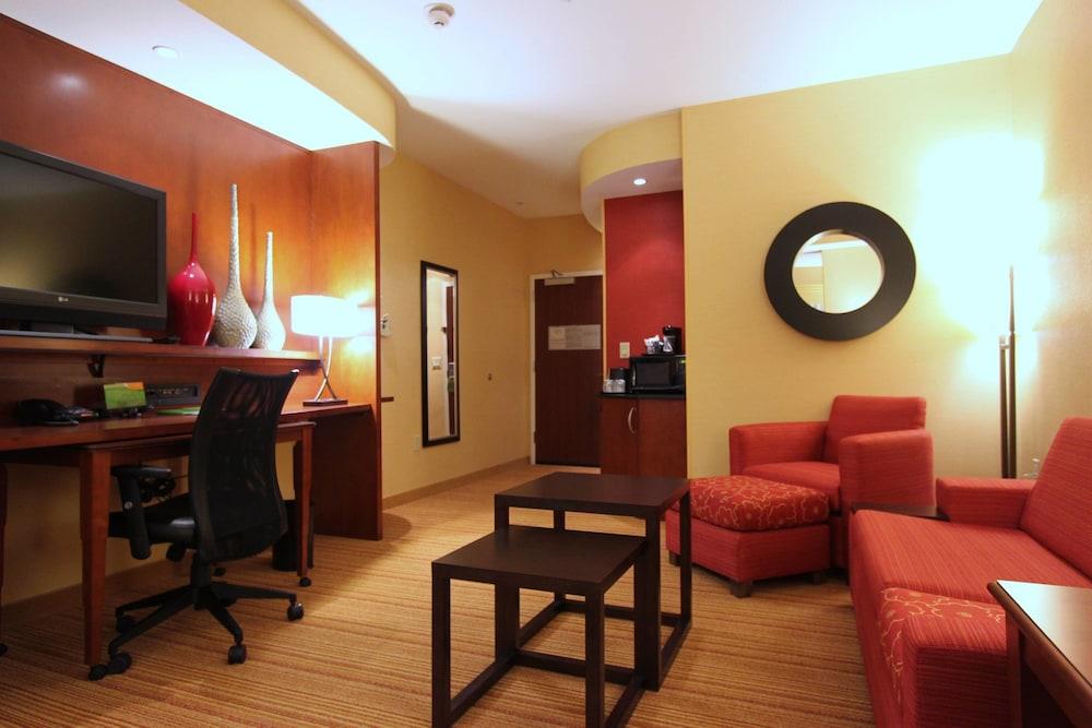 Courtyard by Marriott Fort Worth West at Cityview - photo 23