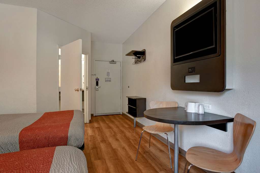 Motel 6 Gilroy CA - photo 13