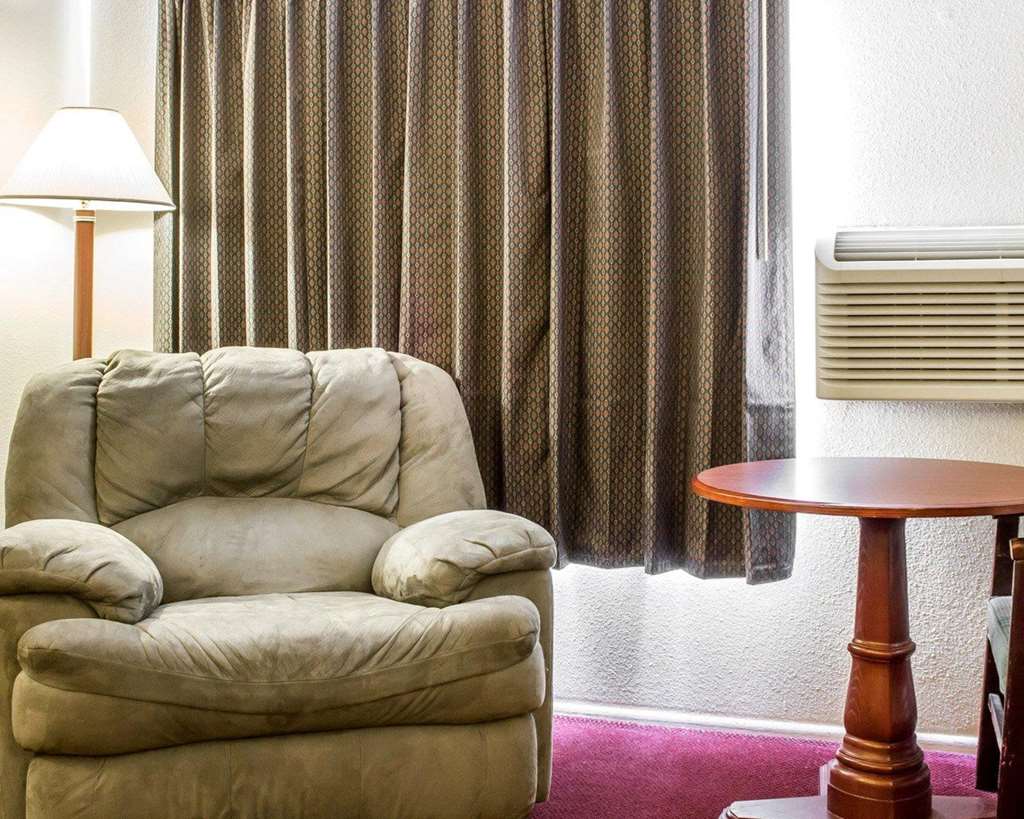 Rodeway Inn Winslow I 40 - photo 18