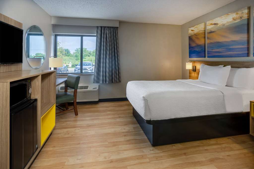 Days Inn by Wyndham Pleasant Prairie Kenosha - photo 28