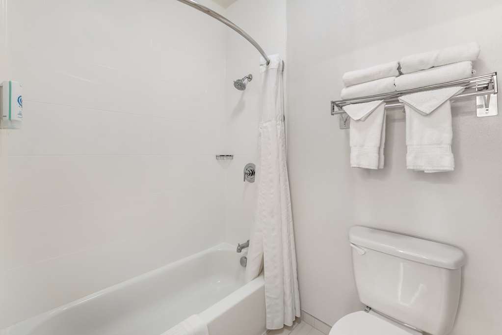 Comfort Suites Redmond Airport - photo 32