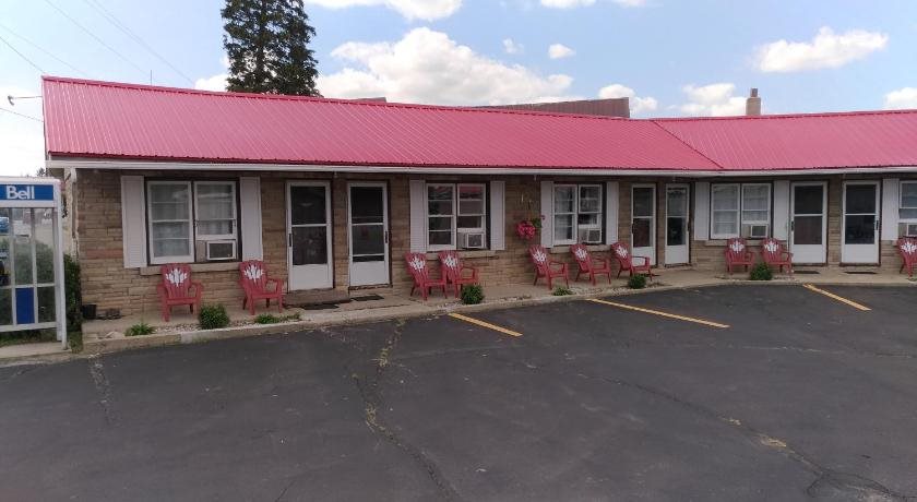 Maple Leaf Motel — Norfolk County — photo 4