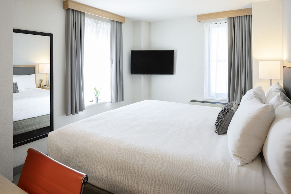 Hotel Saint Clair Magnificent Mile - photo 17