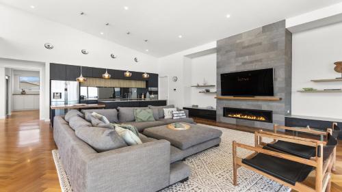 Puesta de Sol Home by Wine Coast Holiday Rentals — 4-Star Luxury Hotel in Sellicks Beach, Australia