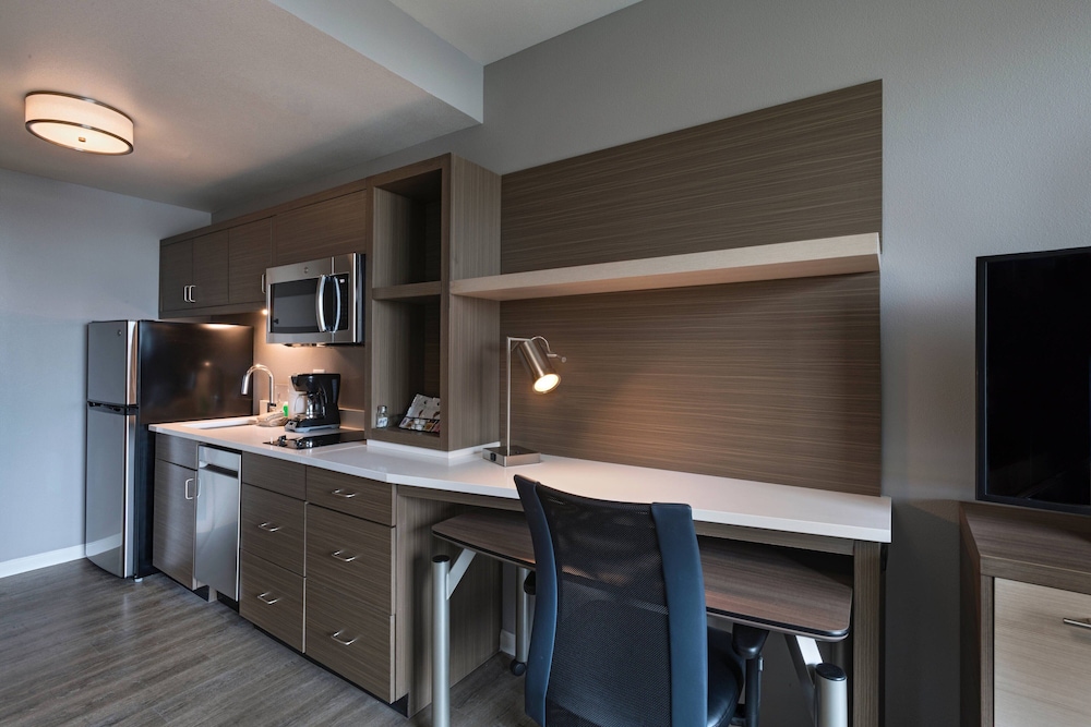 TownePlace Suites by Marriott San Diego Airport Liberty Station - photo 10
