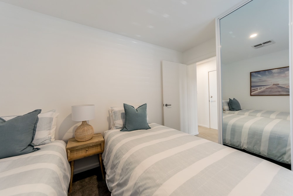 Sandcastle 26a Winsor Street — Merewether — photo 5