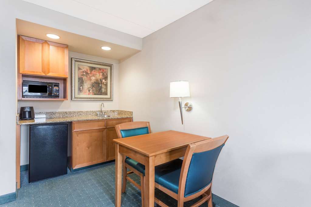 Wingate by Wyndham Richmond Short Pump - photo 8