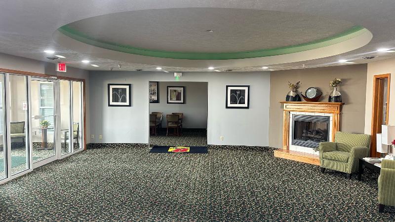 Burgundy Inn & Suites - photo 10