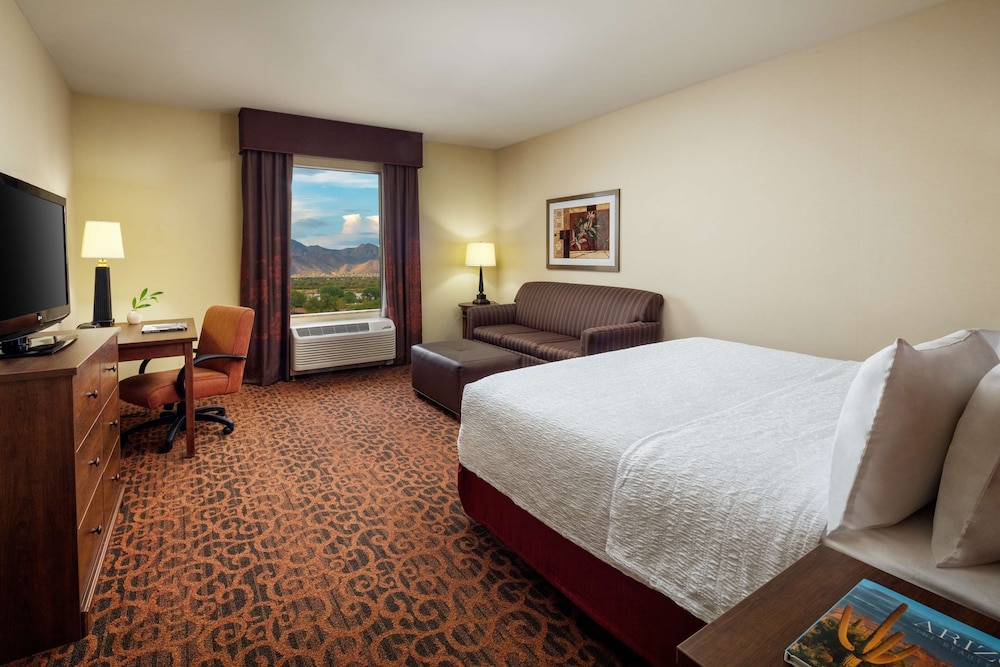 Hampton Inn & Suites Scottsdale at Talking Stick - photo 14