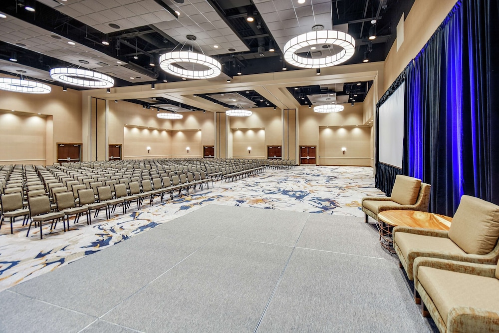 Embassy Suites by Hilton Jonesboro Red Wolf Convention Center - photo 50