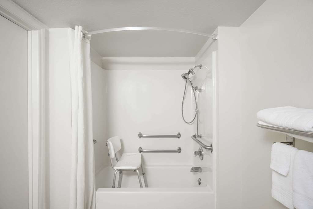 Super 8 by Wyndham Dandridge - photo 11